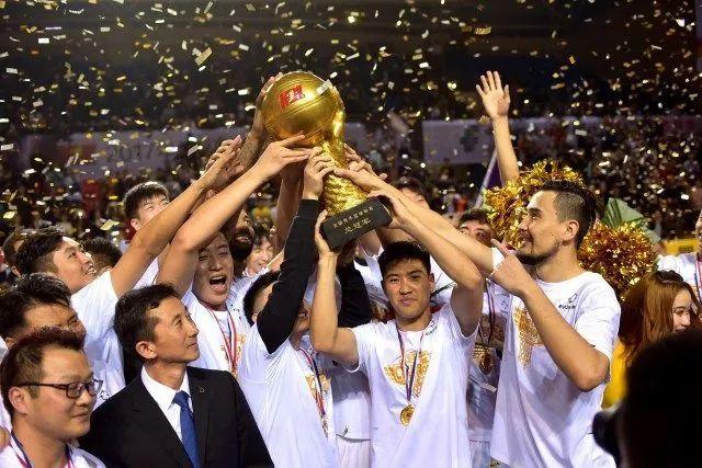 18岁西班牙前锋吉乌在切尔西境遇不佳，8场仅1球